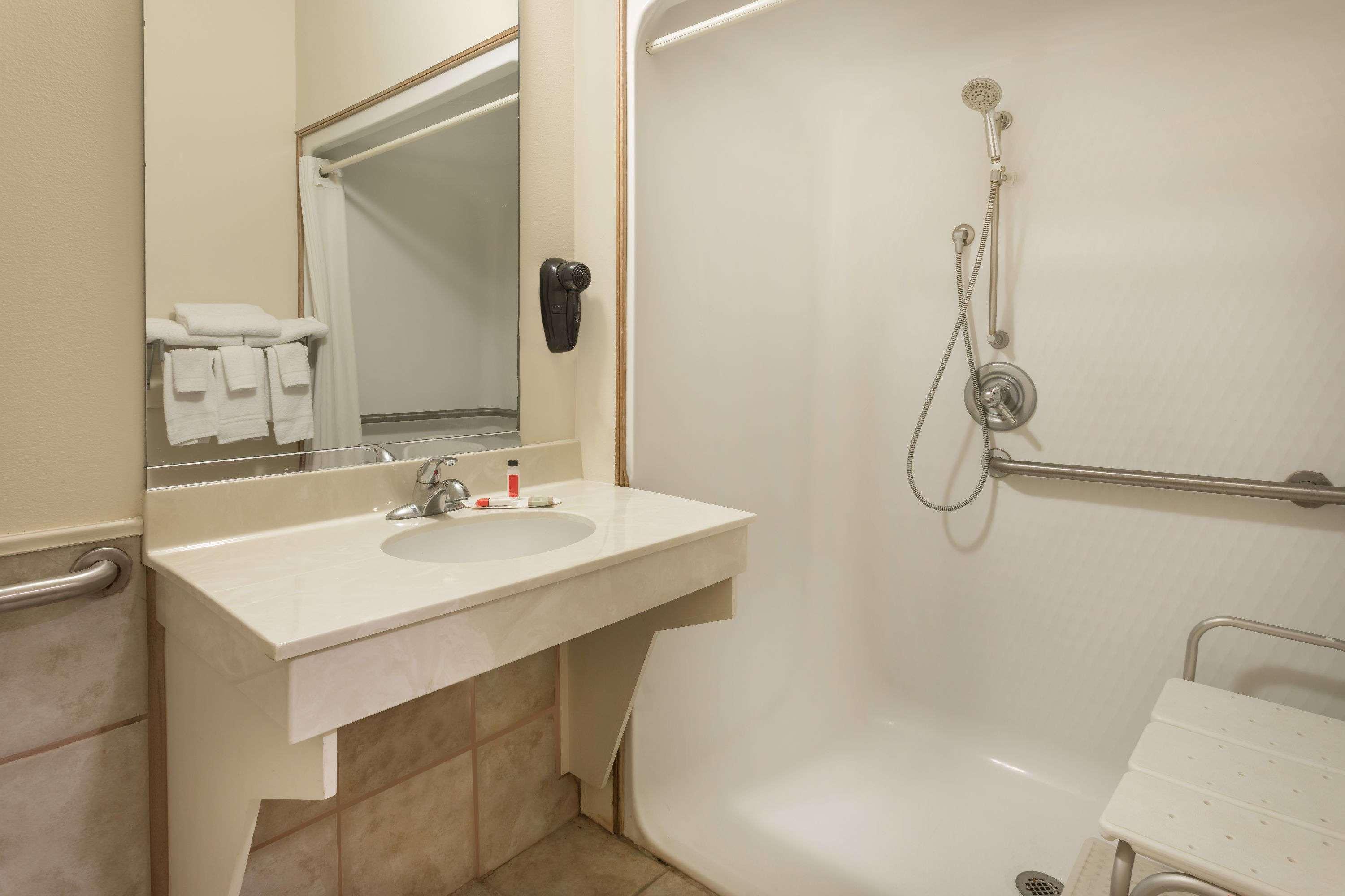 במוטל Super 8 By Wyndham Duson Lafayette West Area מראה חיצוני תמונה