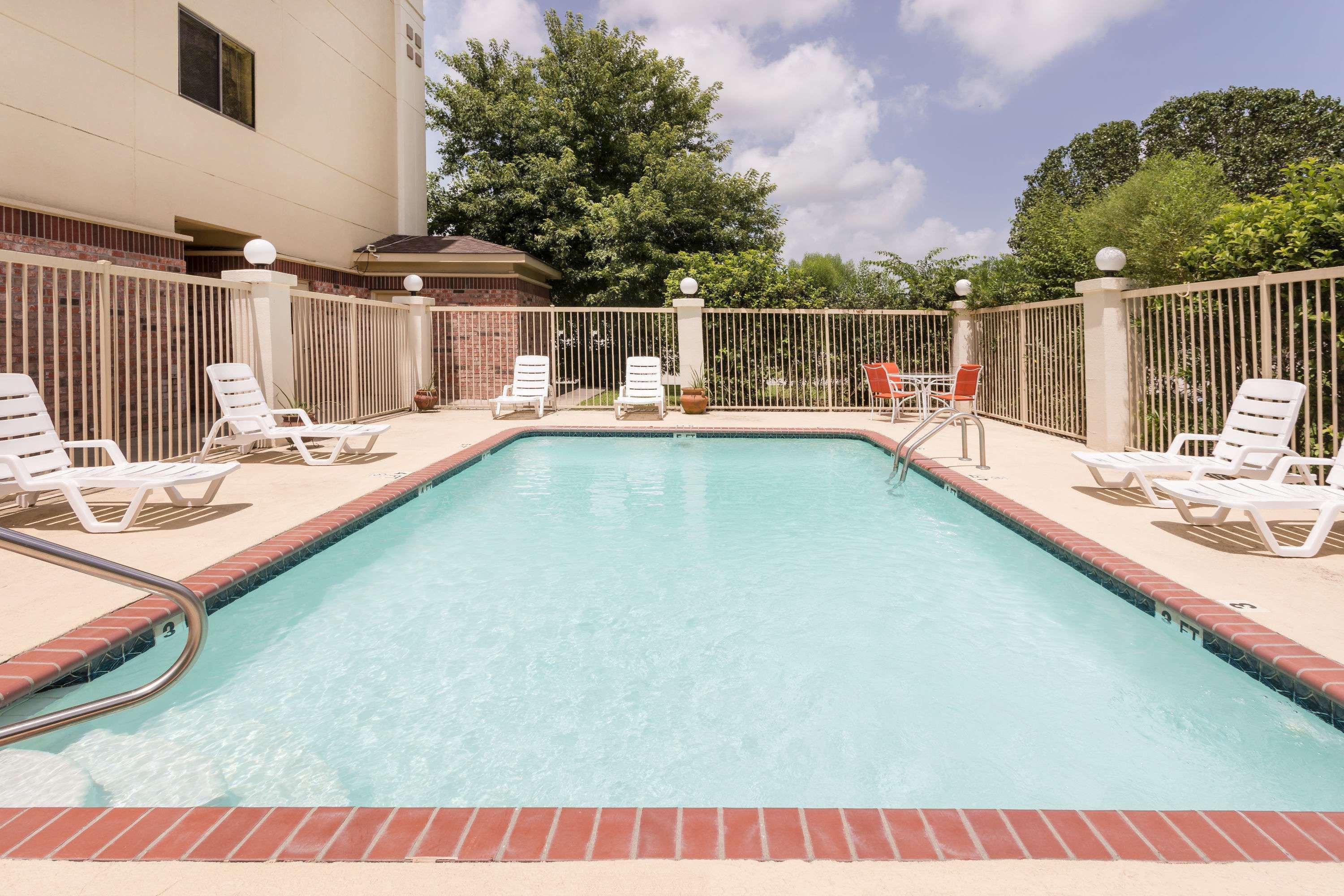 במוטל Super 8 By Wyndham Duson Lafayette West Area מראה חיצוני תמונה